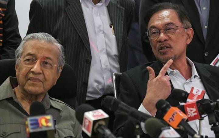Mahathir Klaim Orang Melayu Malaysia Makin Miskin, Anwar Ibrahim Singgung Mantan PM yang Memperkaya Keluarga