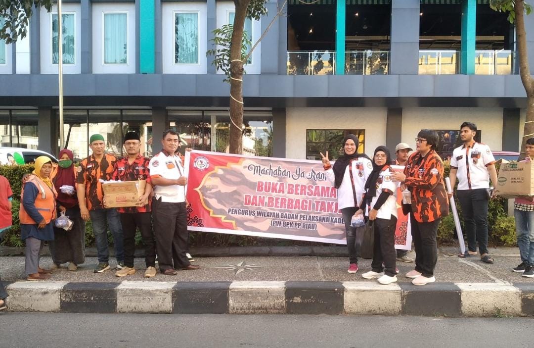 PW Badan Pelaksana Kaderisasi Pemuda Pancasila Riau Gelar Buka Puasa Bersama dan Bagi-bagi Takjil ke Masyarakat
