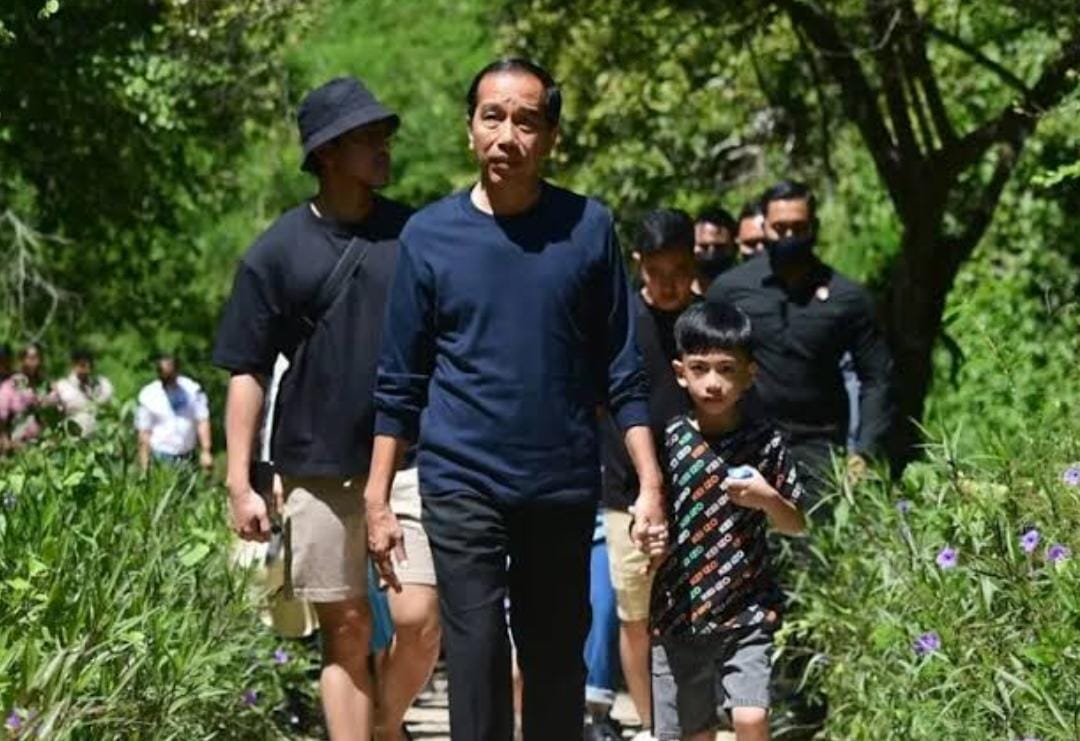 Jokowi Ditagih THR Anak-anak Labuan Bajo: Uangnya Banyak, Negara yang Kasih!