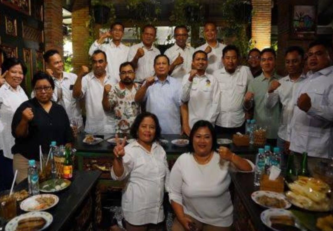Gibran Ditelepon Sekjen PDIP Usai Dampingi Prabowo Makan Malam dengan Relawan Jokowi: Saya Siap Terima Sanksi!