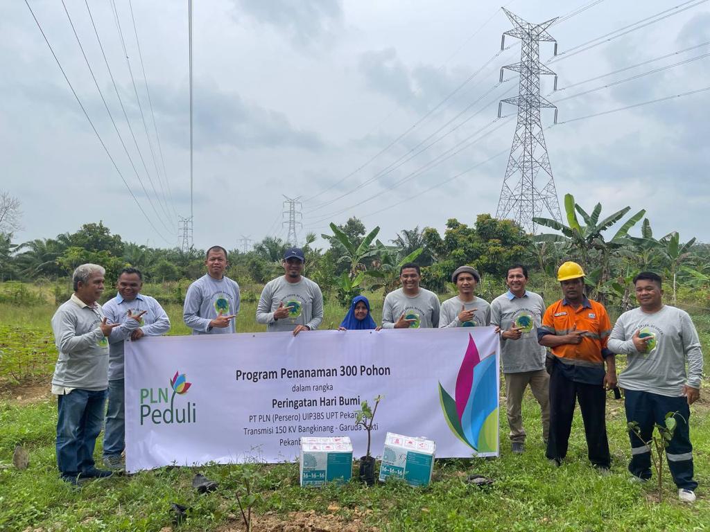 Peringati Hari Bumi, PLN di Riau Lakukan Penghijauan dan Berkontribusi Tingkatkan Perekonomian Masyarakat