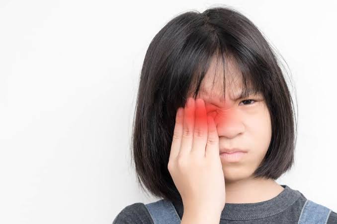 Detecting Early Symptoms of Retinoblastoma: Eye Cancer Illustration and Signs to Look Out For