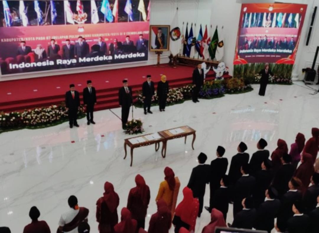 KPU Pusat Resmi Lantik 55 Komisioner KPU 11 Kabupaten/ Kota di Riau, Bersiap Hadapi Gugatan Pemilu dan Pilkada 2024