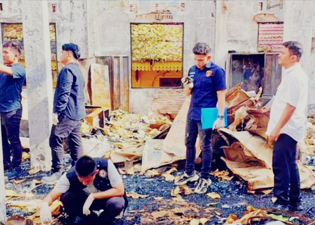 Kantor Dinas Lingkungan Hidup Pelalawan Kebakaran, Polres Turunkan Labfor Polda Riau