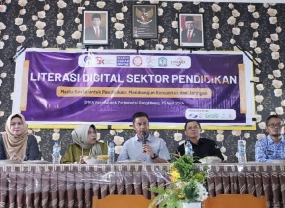 Tingkatkan Kesadaran Pelajar, OJK Riau Gelar Edukasi Bahaya Investasi Bodong dan Pinjaman Online Ilegal